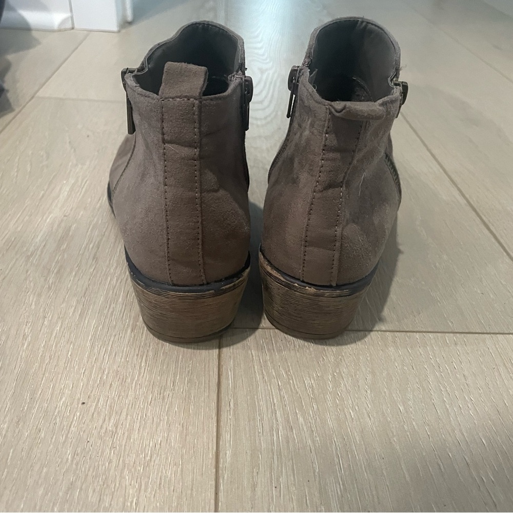 Booties - Picture 4 of 4